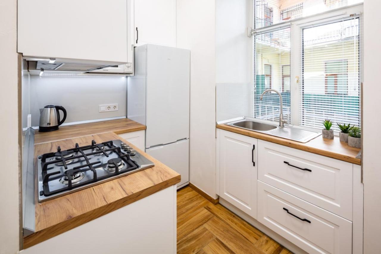 Three Bedroom Apartment On Rynok Square إلفيف المظهر الخارجي الصورة