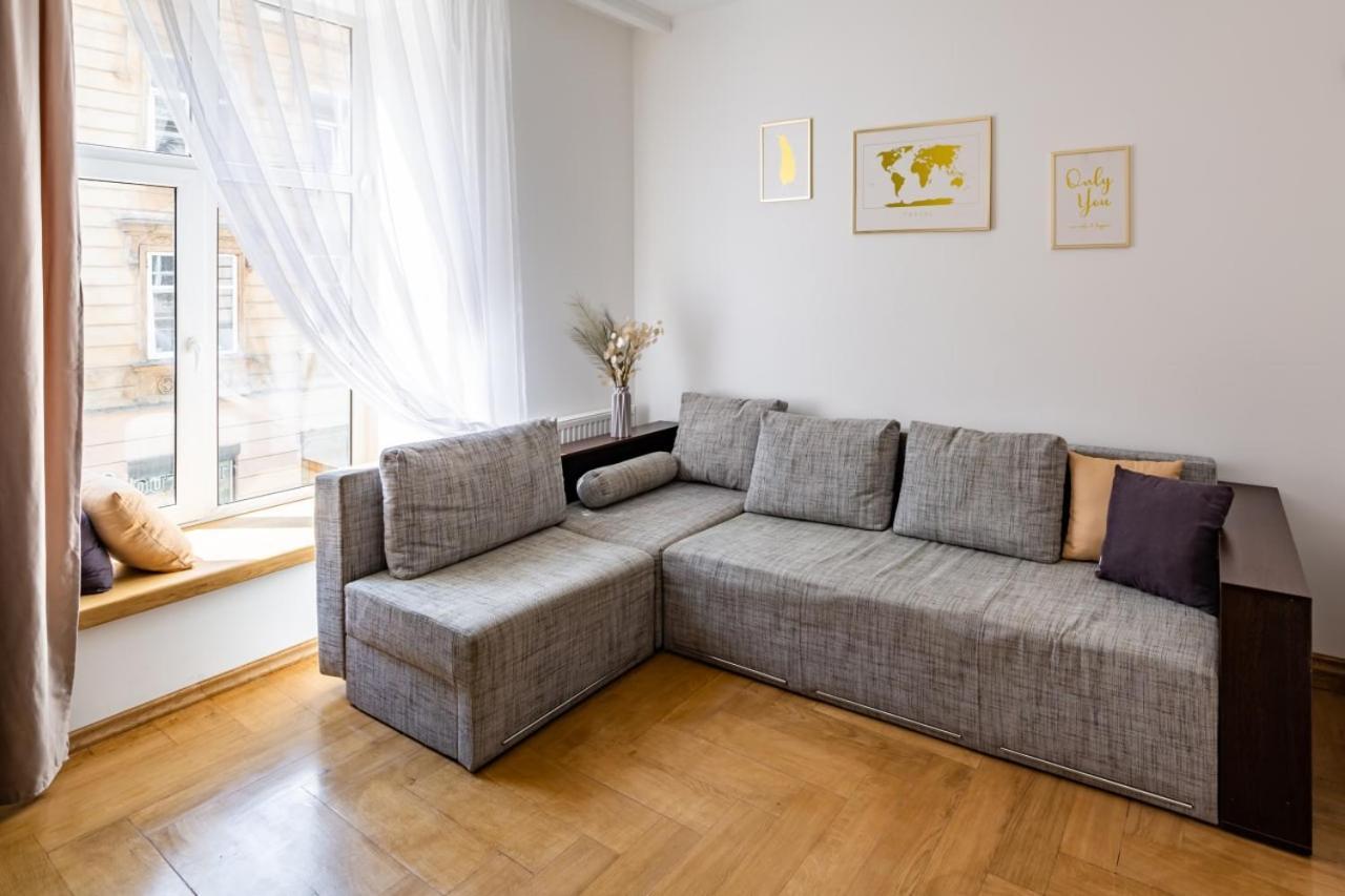 Three Bedroom Apartment On Rynok Square إلفيف المظهر الخارجي الصورة